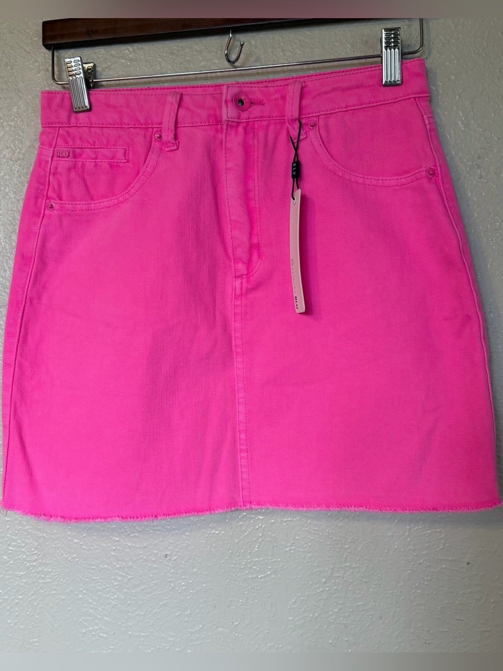 TRACTR BLU Lisa Basic Neon Pink Denim Frayed Hem Jeans Mini Skirt Sz 26 NWT